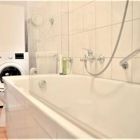 Ruettenscheid, Messe, Uni, Station Apartment
